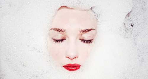 как очистить ковер от шерсти, пятен и запахов